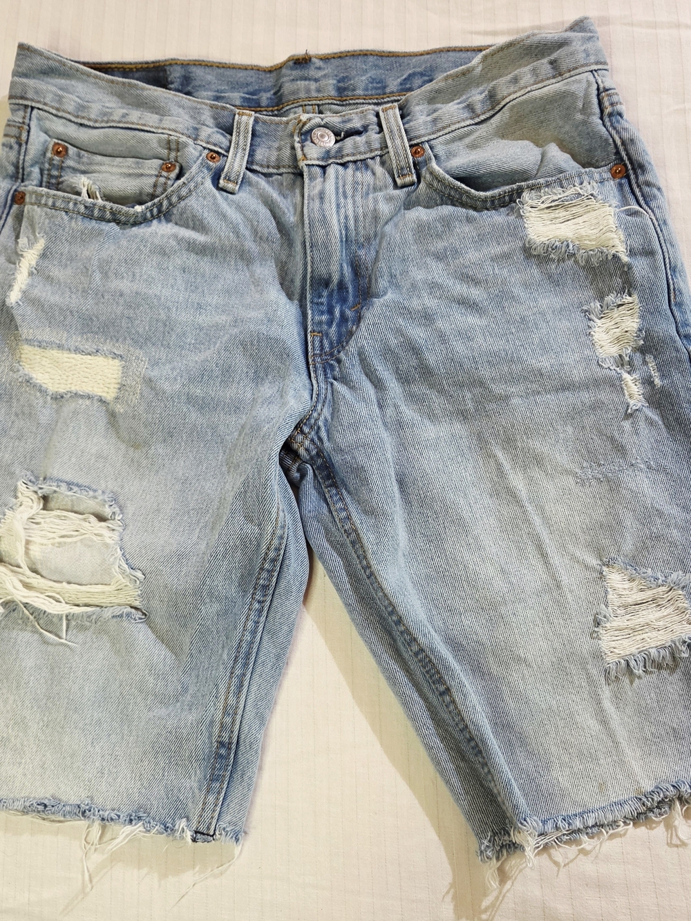 Levi’s Mens 511 Slim Shorts Size 32 Light Wash Distressed